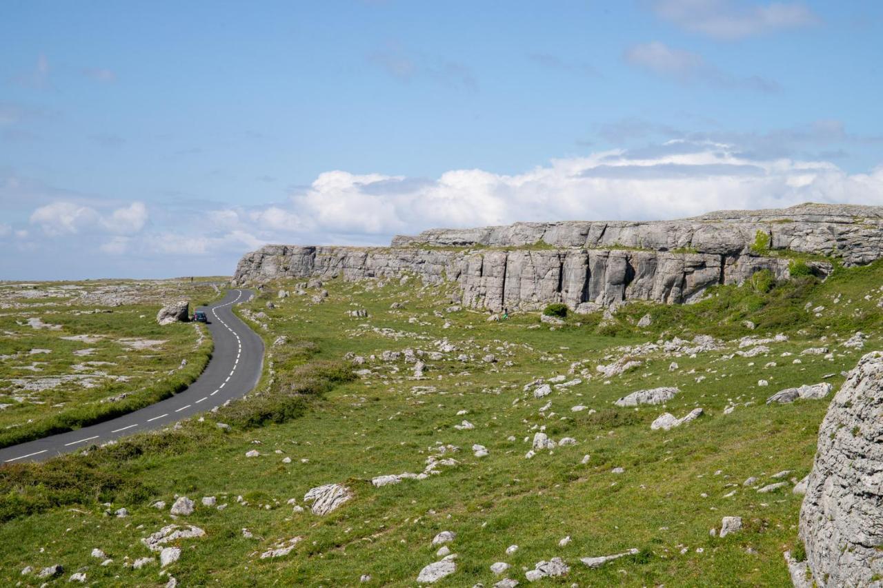 Готель Into The Burren Murroogh Екстер'єр фото